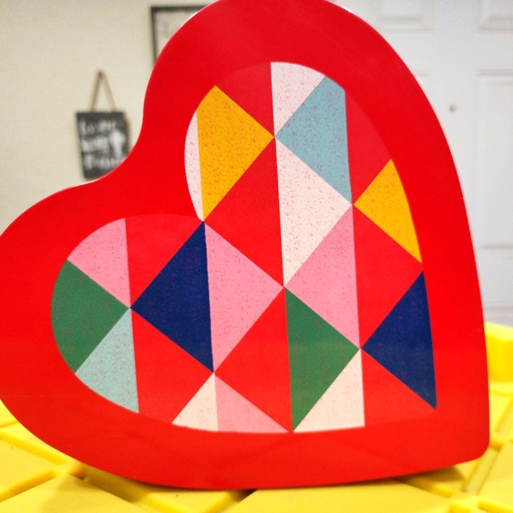Heart shaped tin